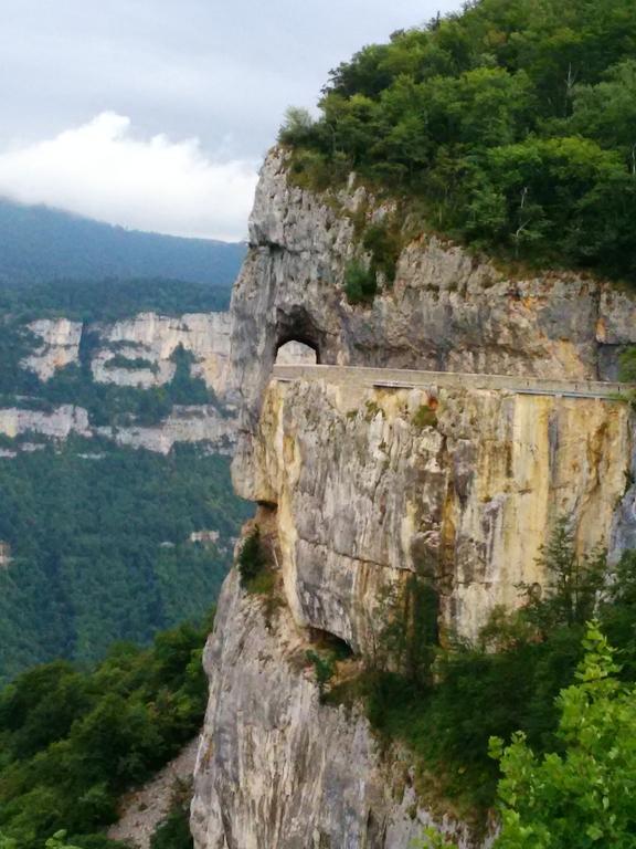 L'Estapade Des Tourelons Bed & Breakfast Saint-Jean-en-Royans Dış mekan fotoğraf