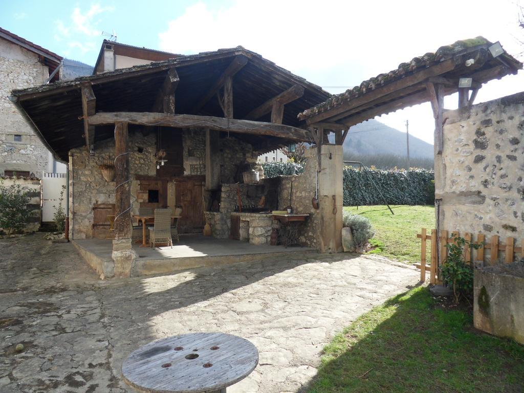 L'Estapade Des Tourelons Bed & Breakfast Saint-Jean-en-Royans Dış mekan fotoğraf