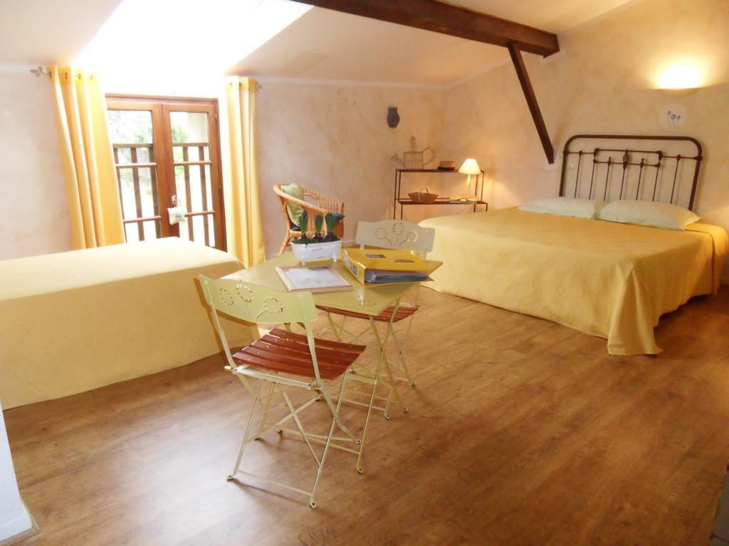 L'Estapade Des Tourelons Bed & Breakfast Saint-Jean-en-Royans Oda fotoğraf