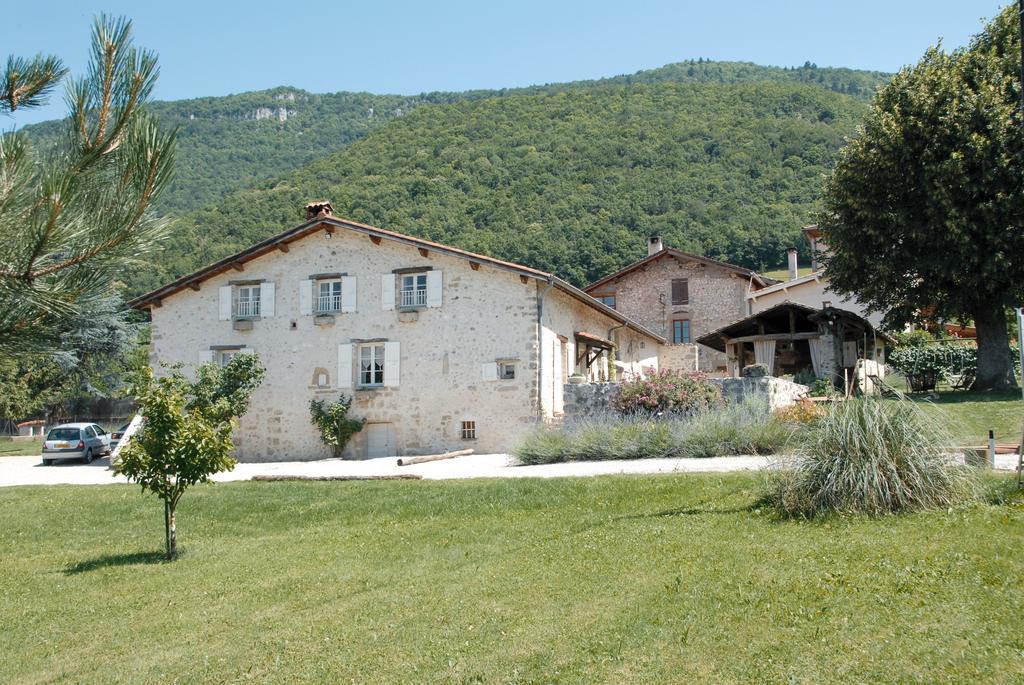 L'Estapade Des Tourelons Bed & Breakfast Saint-Jean-en-Royans Dış mekan fotoğraf