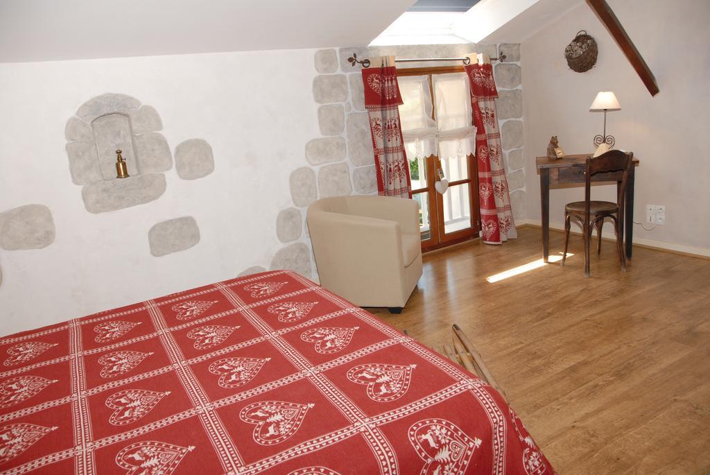 L'Estapade Des Tourelons Bed & Breakfast Saint-Jean-en-Royans Dış mekan fotoğraf