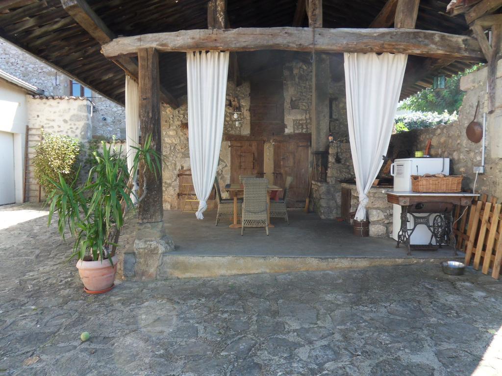 L'Estapade Des Tourelons Bed & Breakfast Saint-Jean-en-Royans Dış mekan fotoğraf