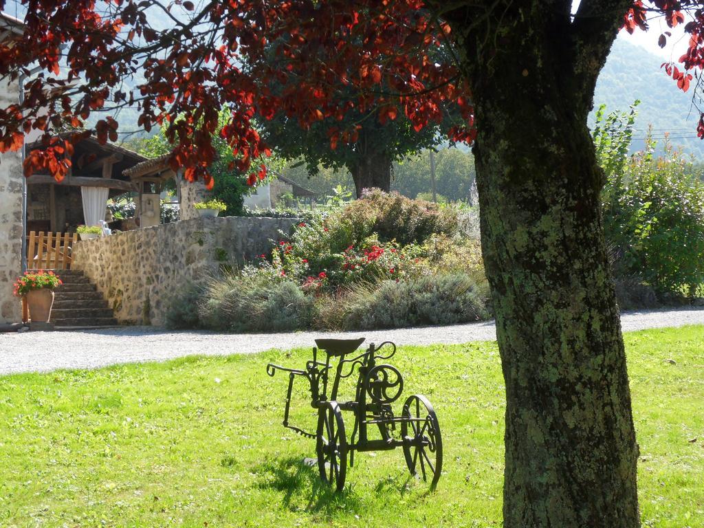 L'Estapade Des Tourelons Bed & Breakfast Saint-Jean-en-Royans Dış mekan fotoğraf