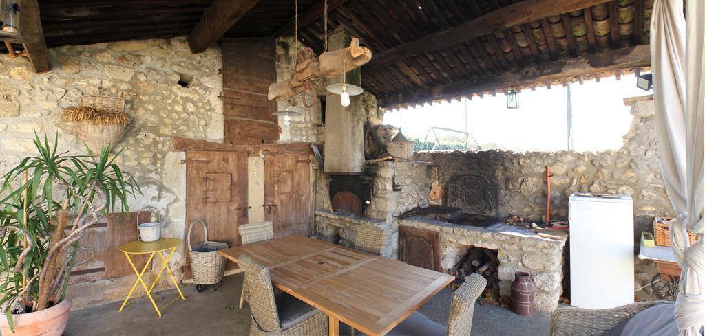 L'Estapade Des Tourelons Bed & Breakfast Saint-Jean-en-Royans Dış mekan fotoğraf
