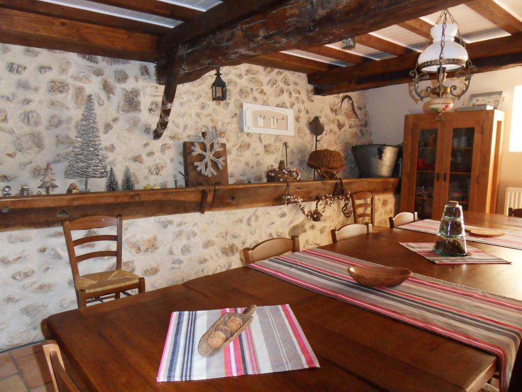 L'Estapade Des Tourelons Bed & Breakfast Saint-Jean-en-Royans Dış mekan fotoğraf