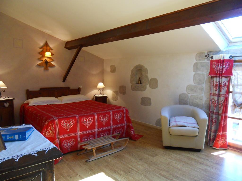 L'Estapade Des Tourelons Bed & Breakfast Saint-Jean-en-Royans Dış mekan fotoğraf